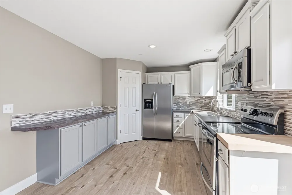 722 NW Meadow Ridge Lane Camas, WA 98607