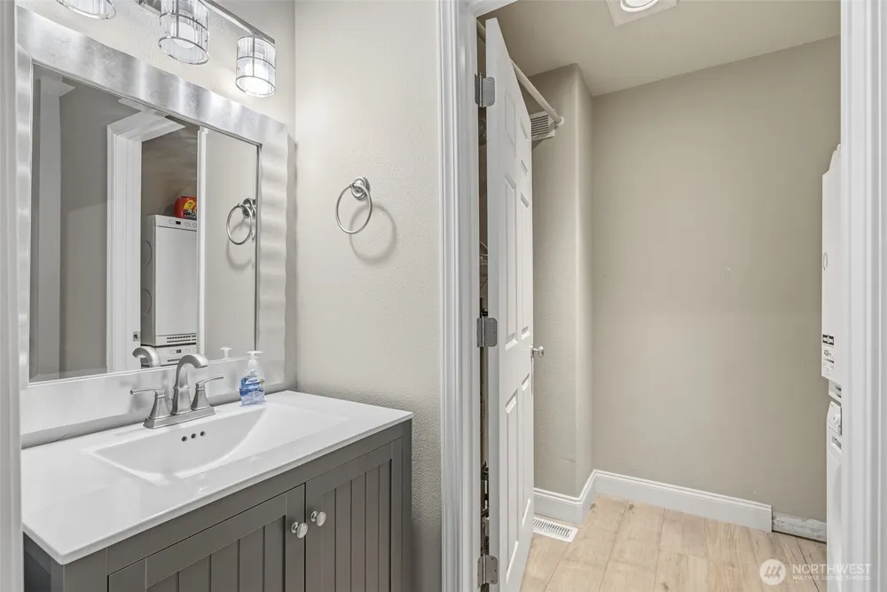 722 NW Meadow Ridge Lane Camas, WA 98607