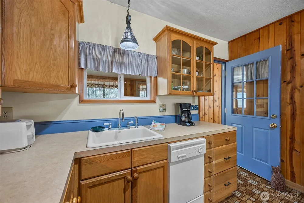 233 Mountain View Drive Packwood, WA 98361