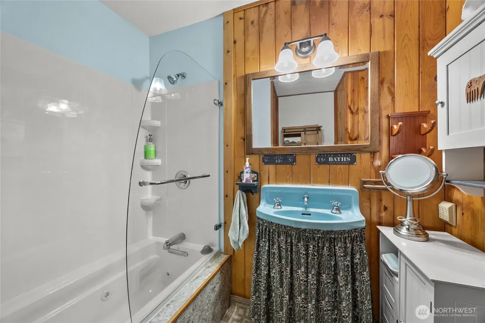 233 Mountain View Drive Packwood, WA 98361