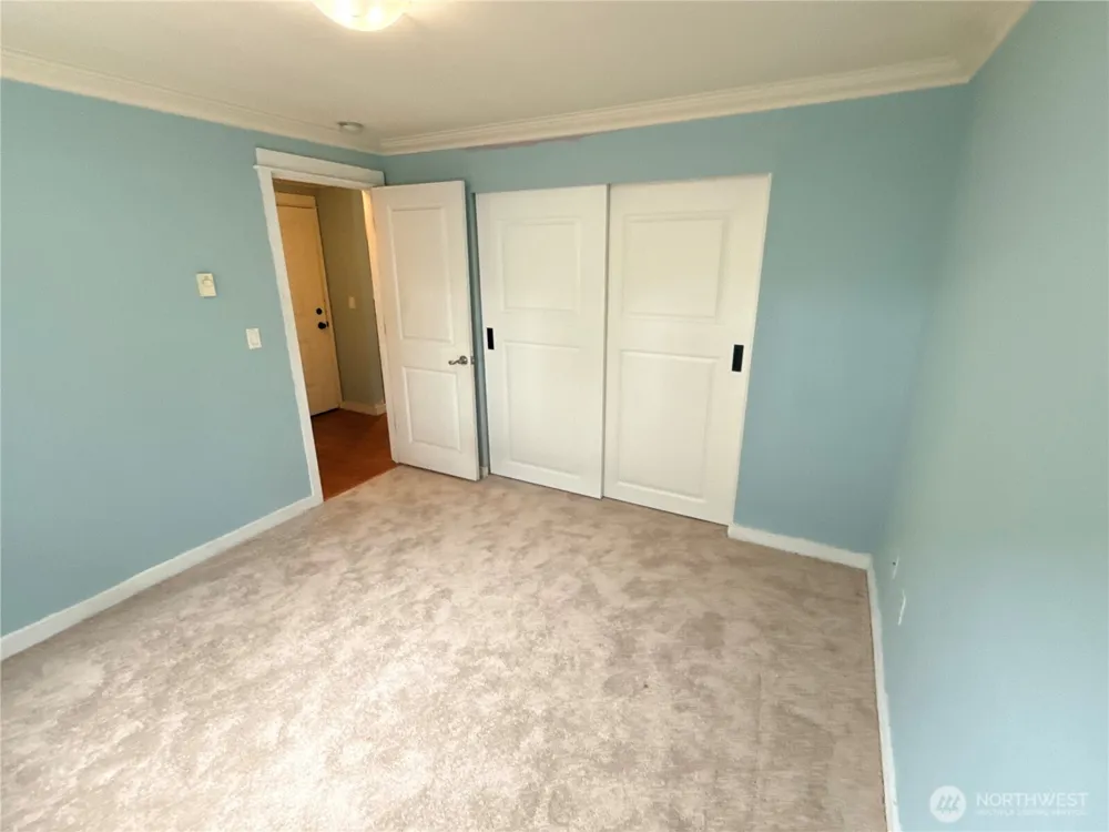 23453 16th Avenue S #A-102 Des Moines, WA 98198