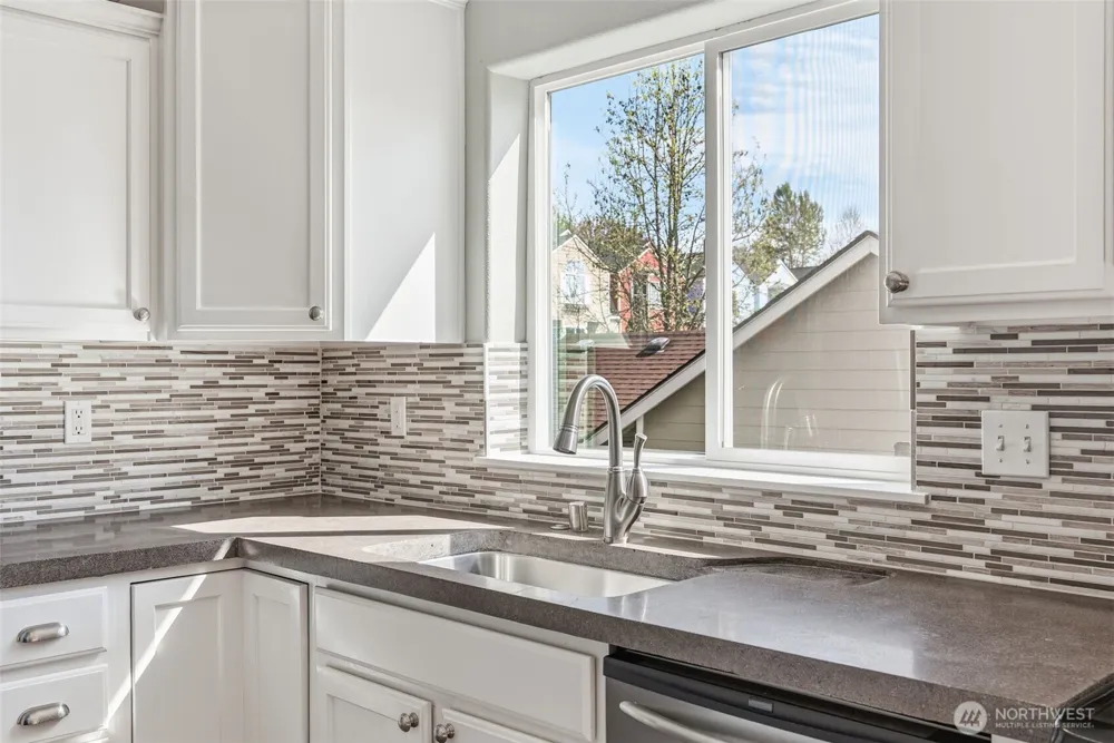 722 NW Meadow Ridge Lane Camas, WA 98607