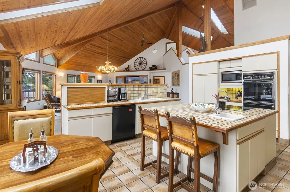 280 Surf Street Westport, WA 98595