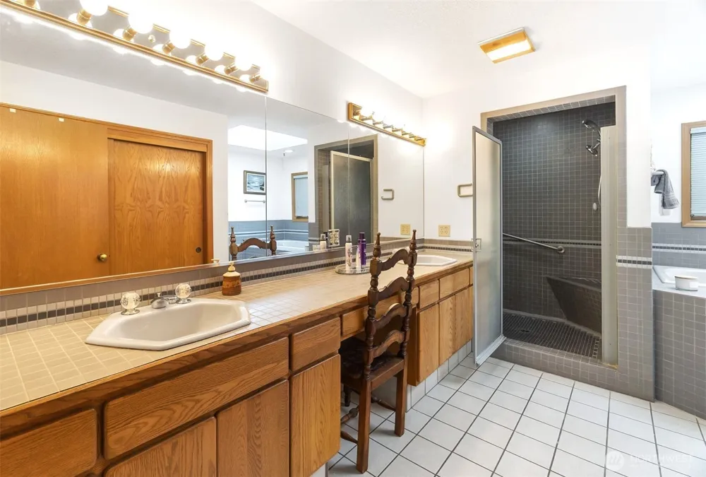 280 Surf Street Westport, WA 98595