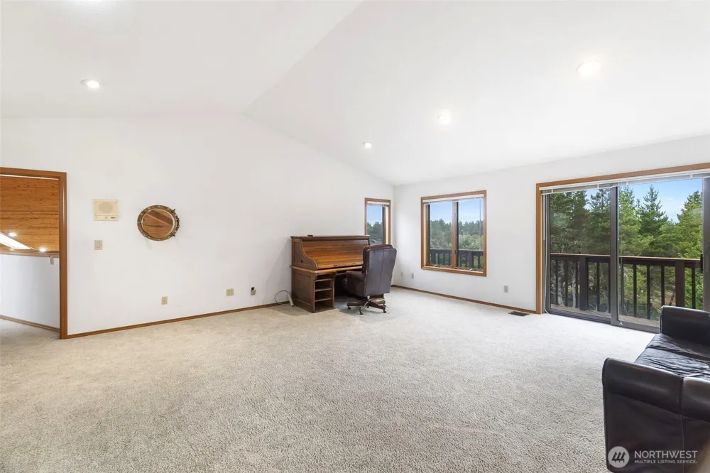 280 Surf Street Westport, WA 98595