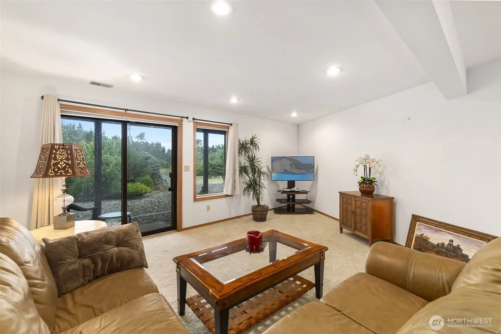 280 Surf Street Westport, WA 98595