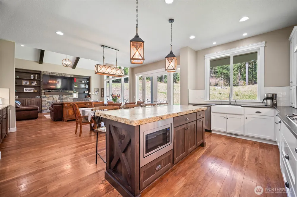 411 Five Peaks Drive Kalama, WA 98625