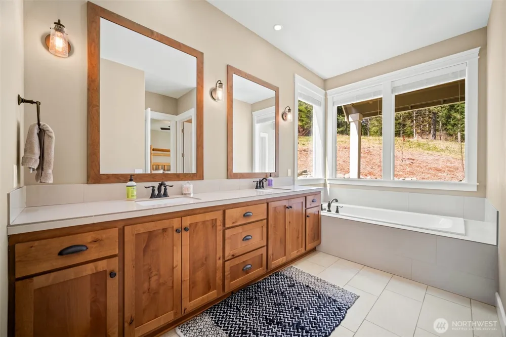 411 Five Peaks Drive Kalama, WA 98625