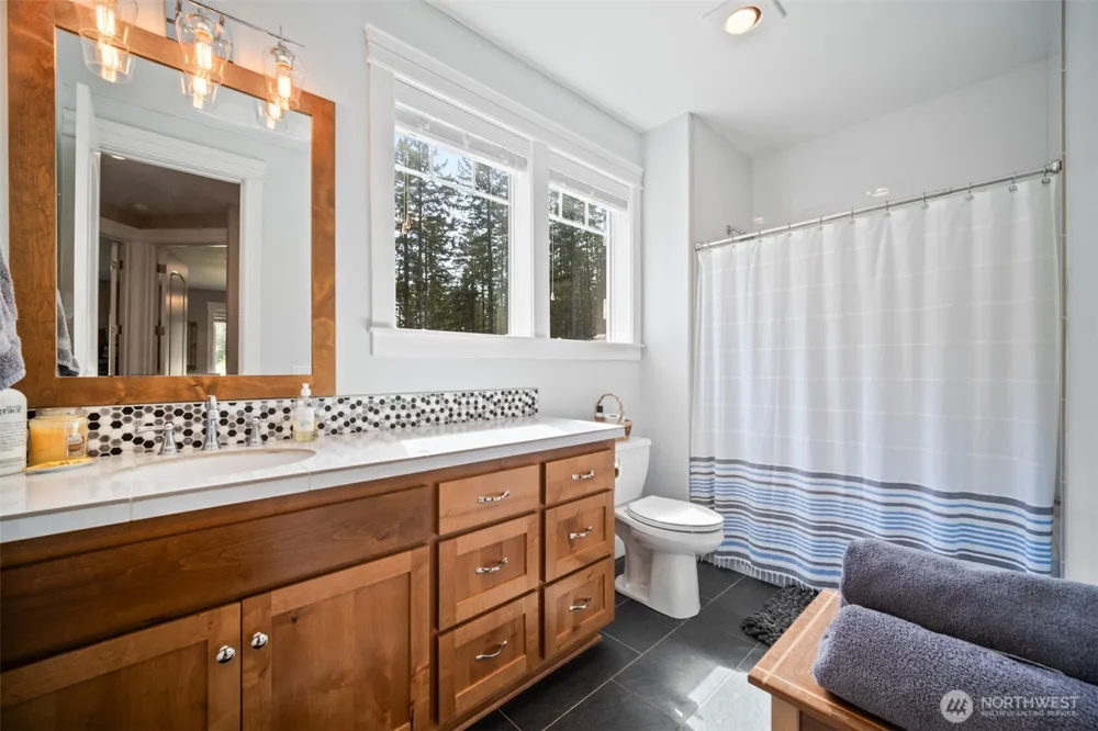 411 Five Peaks Drive Kalama, WA 98625
