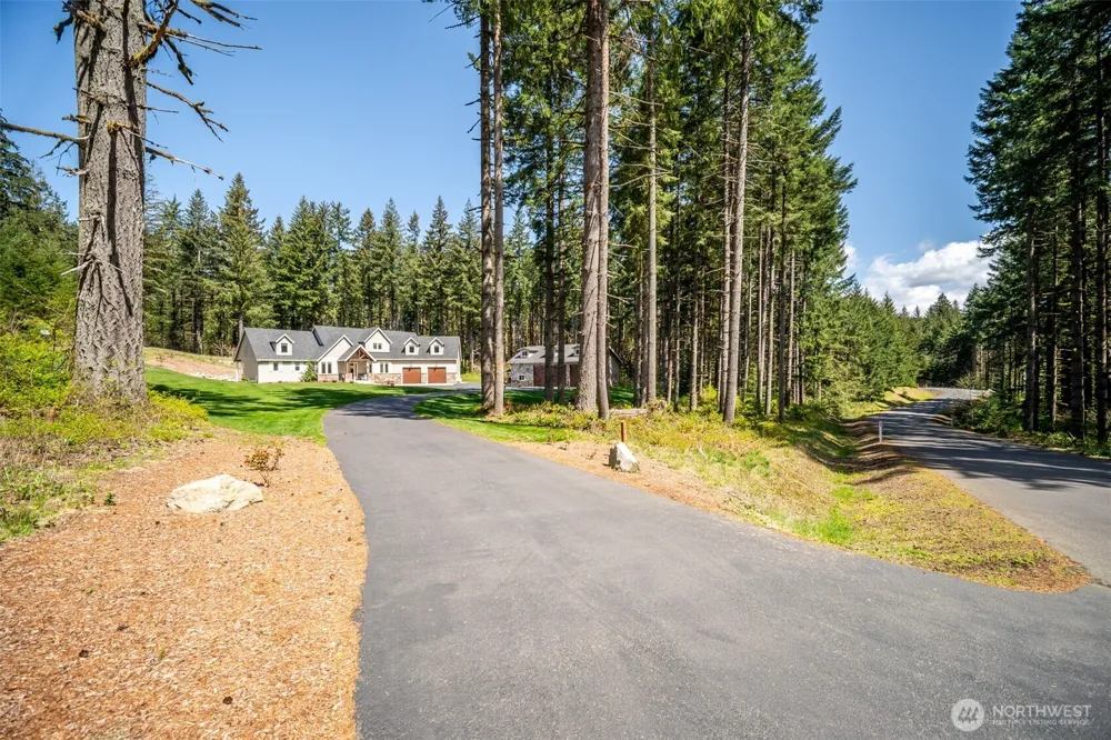 411 Five Peaks Drive Kalama, WA 98625