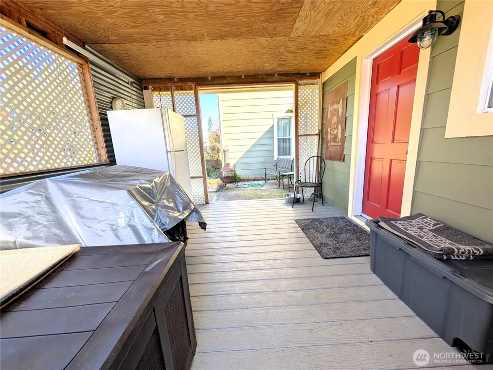204 W Harris Avenue Oakville, WA 98568