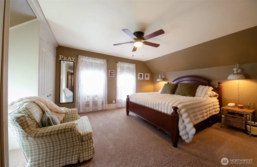 204 W Harris Avenue Oakville, WA 98568