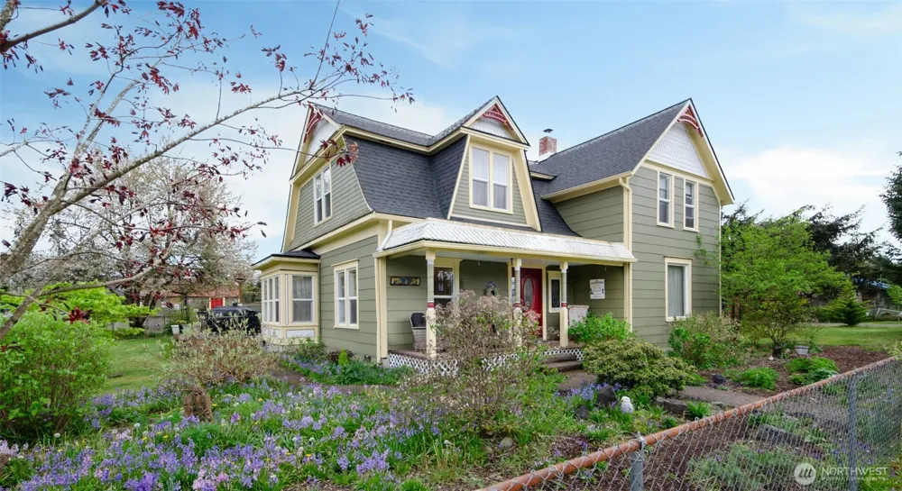 204 W Harris Avenue Oakville, WA 98568