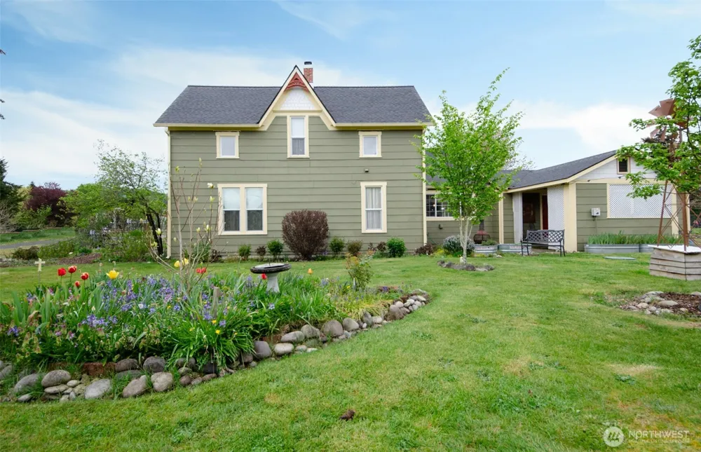 204 W Harris Avenue Oakville, WA 98568