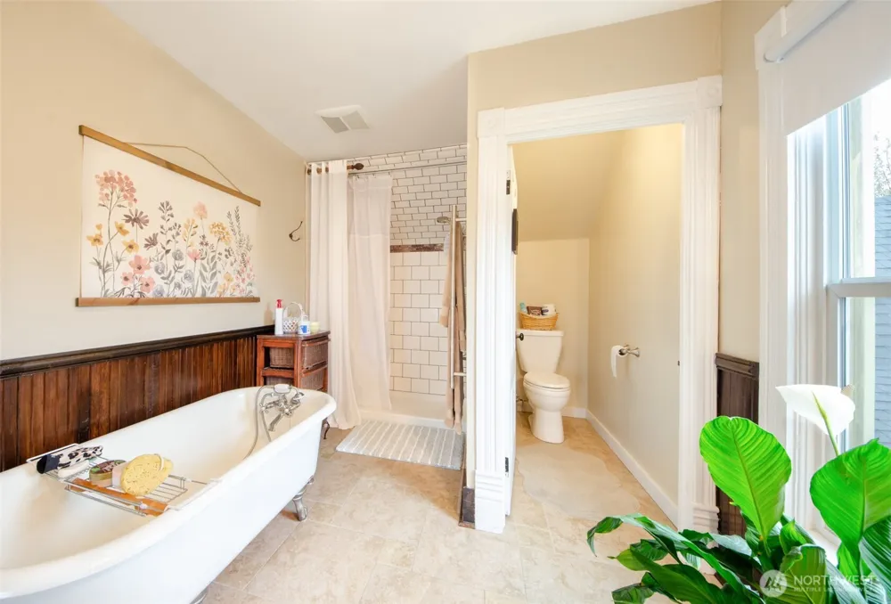 204 W Harris Avenue Oakville, WA 98568