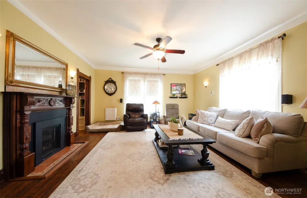 204 W Harris Avenue Oakville, WA 98568