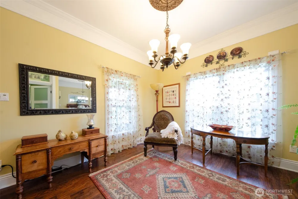 204 W Harris Avenue Oakville, WA 98568
