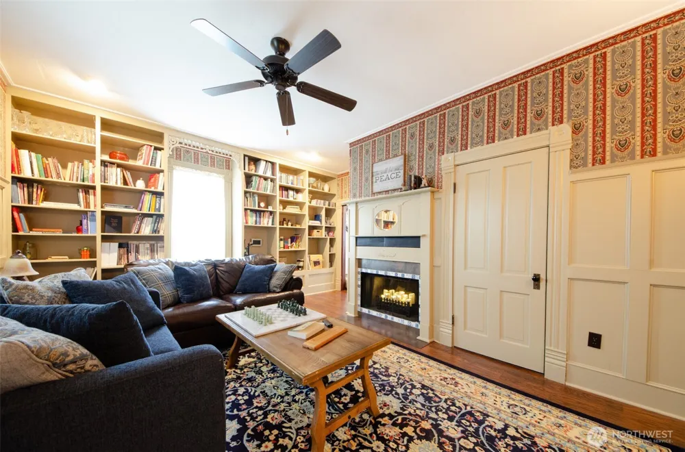 204 W Harris Avenue Oakville, WA 98568