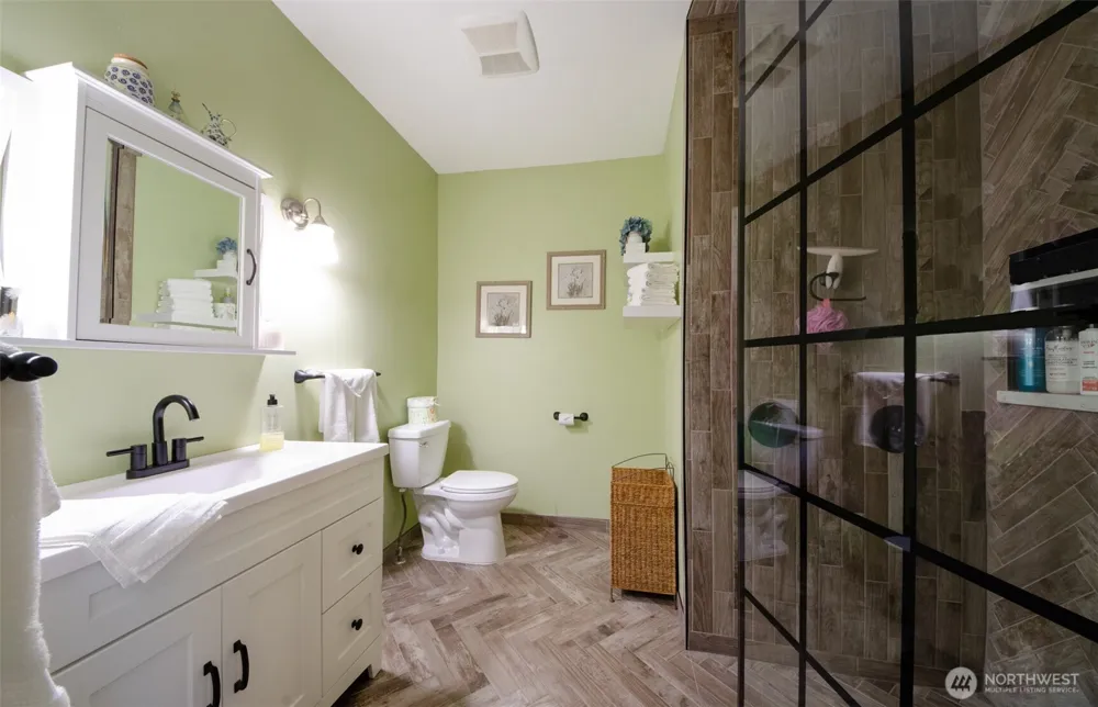 204 W Harris Avenue Oakville, WA 98568
