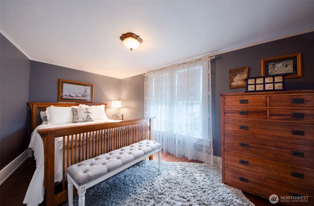 204 W Harris Avenue Oakville, WA 98568