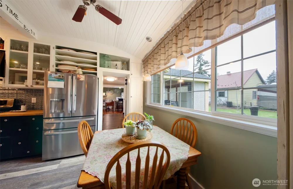 204 W Harris Avenue Oakville, WA 98568