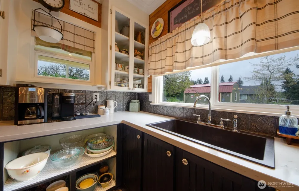 204 W Harris Avenue Oakville, WA 98568