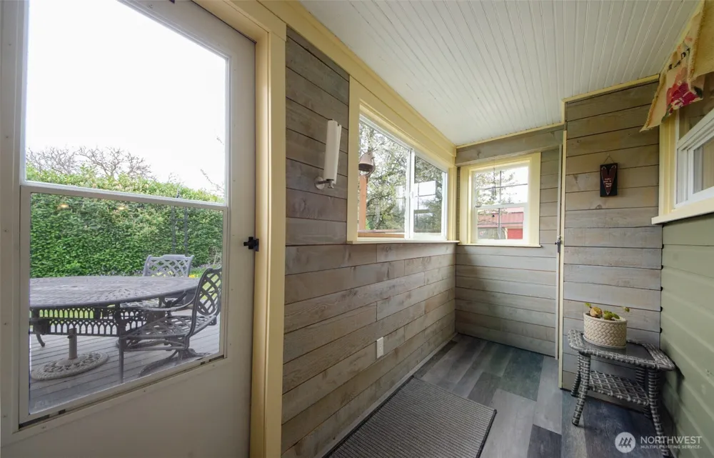 204 W Harris Avenue Oakville, WA 98568