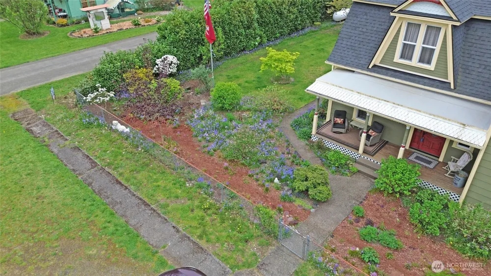 204 W Harris Avenue Oakville, WA 98568
