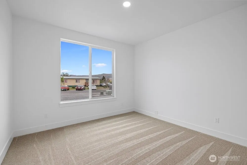334 Spring Circle SW Mattawa, WA 99349