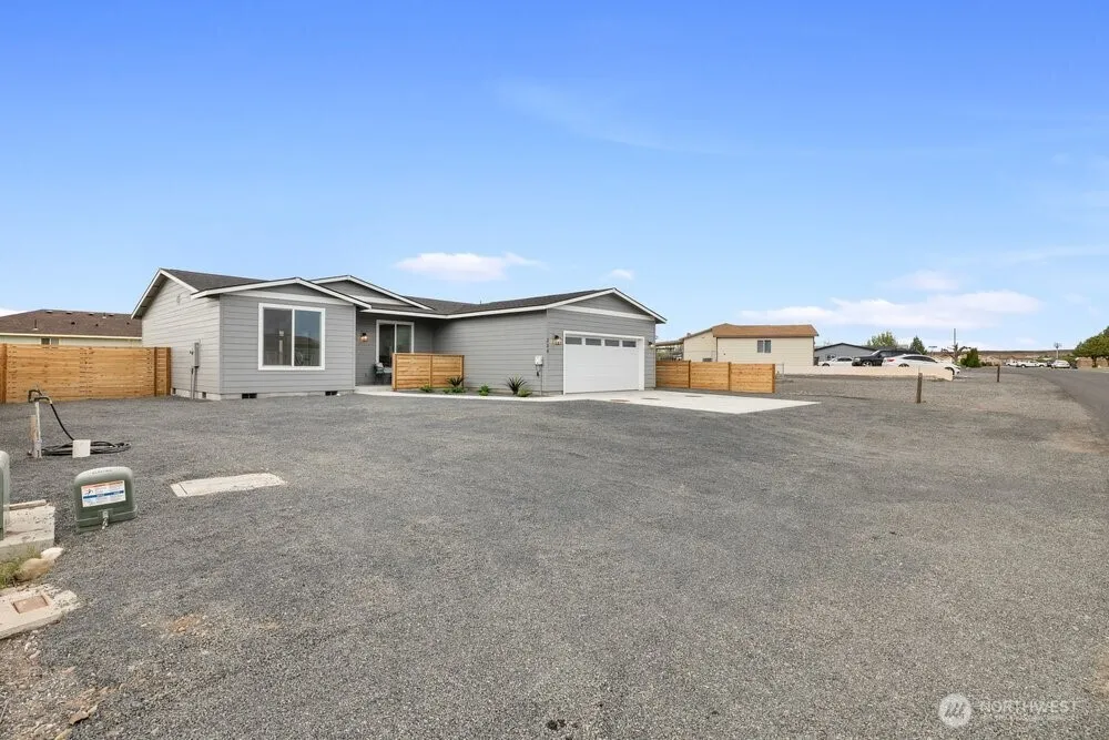 334 Spring Circle SW Mattawa, WA 99349