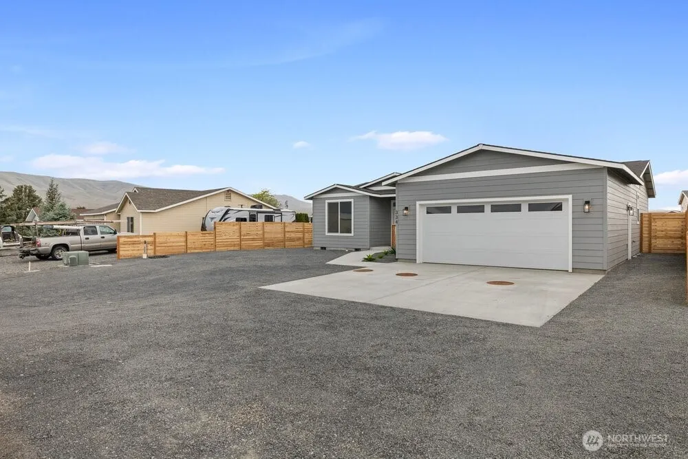 334 Spring Circle SW Mattawa, WA 99349