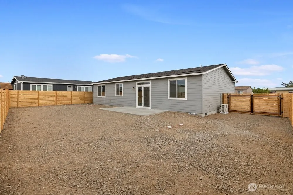 334 Spring Circle SW Mattawa, WA 99349