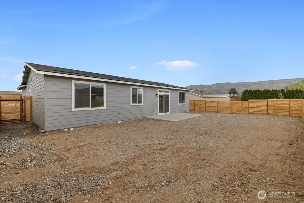 334 Spring Circle SW Mattawa, WA 99349