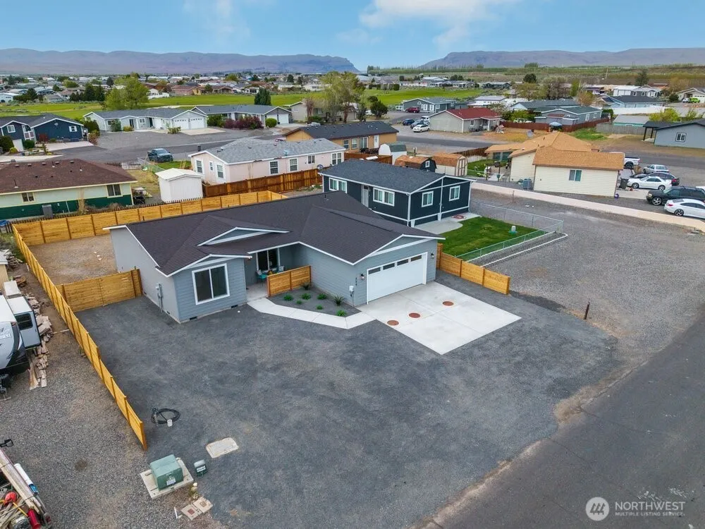 334 Spring Circle SW Mattawa, WA 99349
