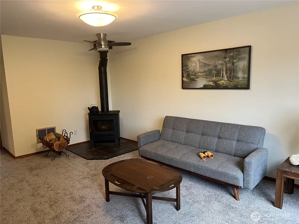 13 Raistakka Road Rosburg, WA 98643
