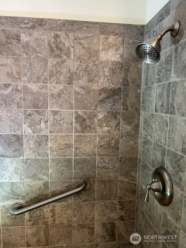 13 Raistakka Road Rosburg, WA 98643