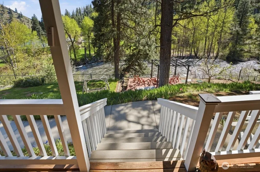 8831 Entiat River Road Entiat, WA 98822