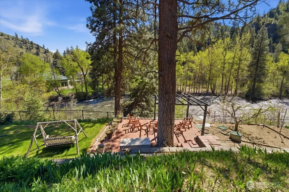 8831 Entiat River Road Entiat, WA 98822