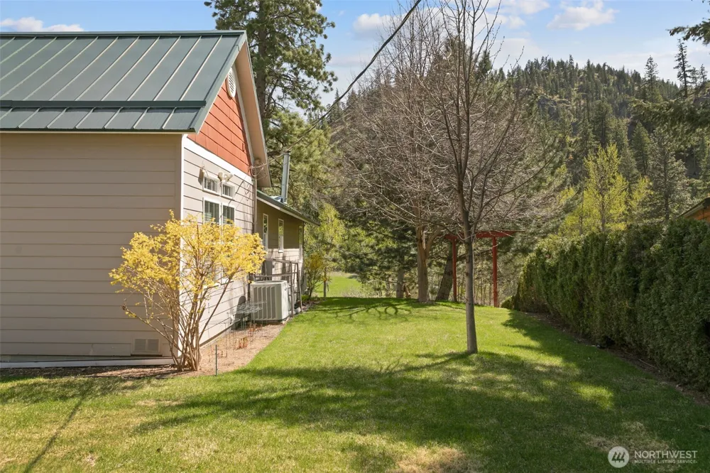 8831 Entiat River Road Entiat, WA 98822