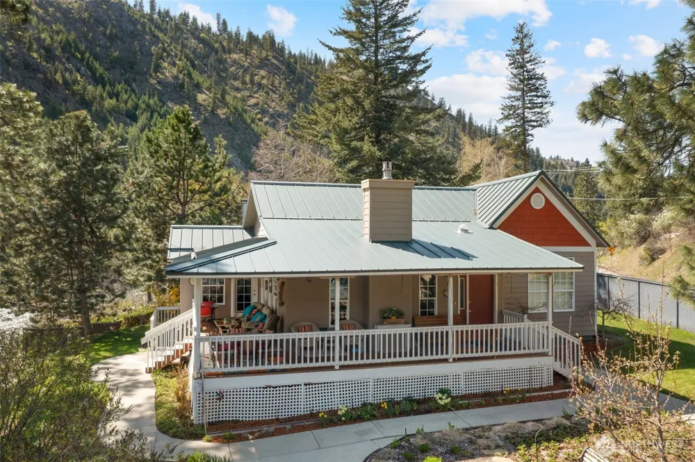 8831 Entiat River Road Entiat, WA 98822