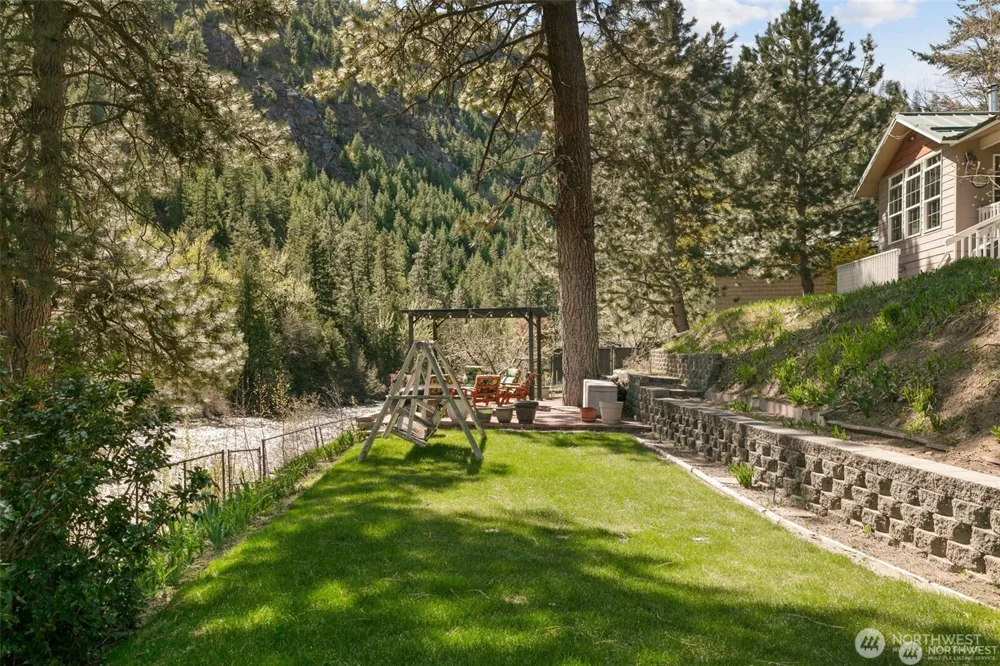 8831 Entiat River Road Entiat, WA 98822