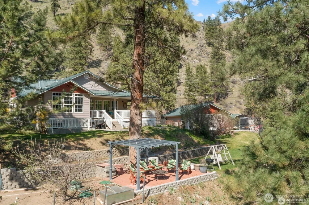 8831 Entiat River Road Entiat, WA 98822