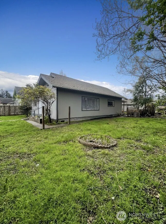 518 California Avenue South Bend, WA 98586
