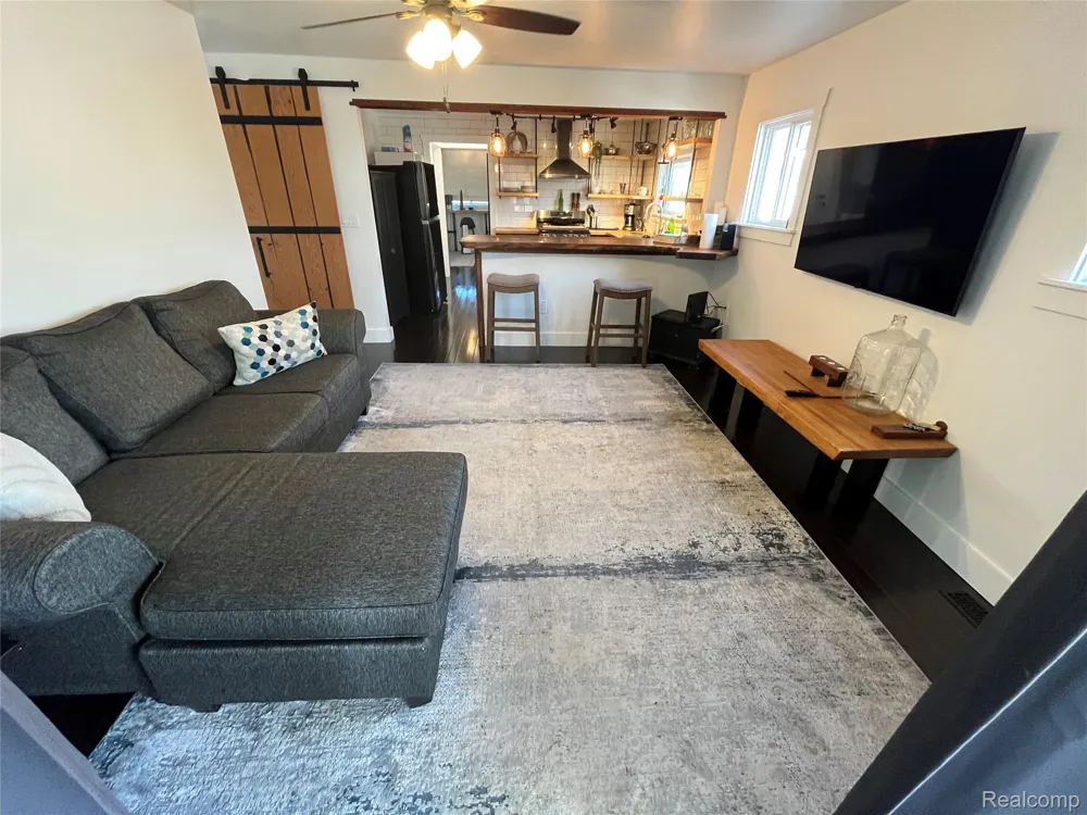 35754 Erie Drive Rockwood City, MI 48173