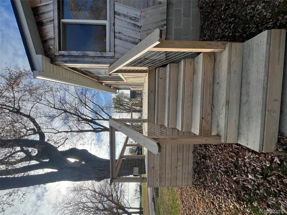 35754 Erie Drive Rockwood City, MI 48173