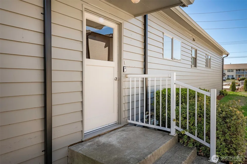 215 E Front Street Lynden, WA 98264
