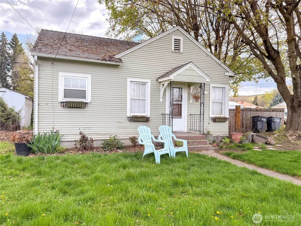 404 E Sixth Waitsburg, WA 99361