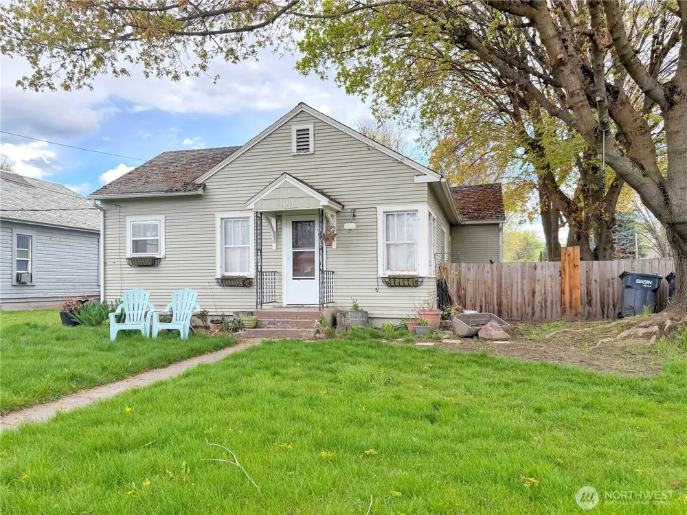 404 E Sixth Waitsburg, WA 99361