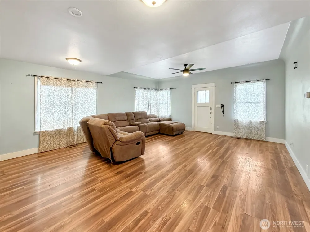 404 E Sixth Waitsburg, WA 99361