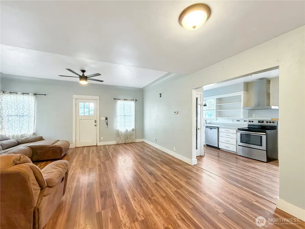 404 E Sixth Waitsburg, WA 99361